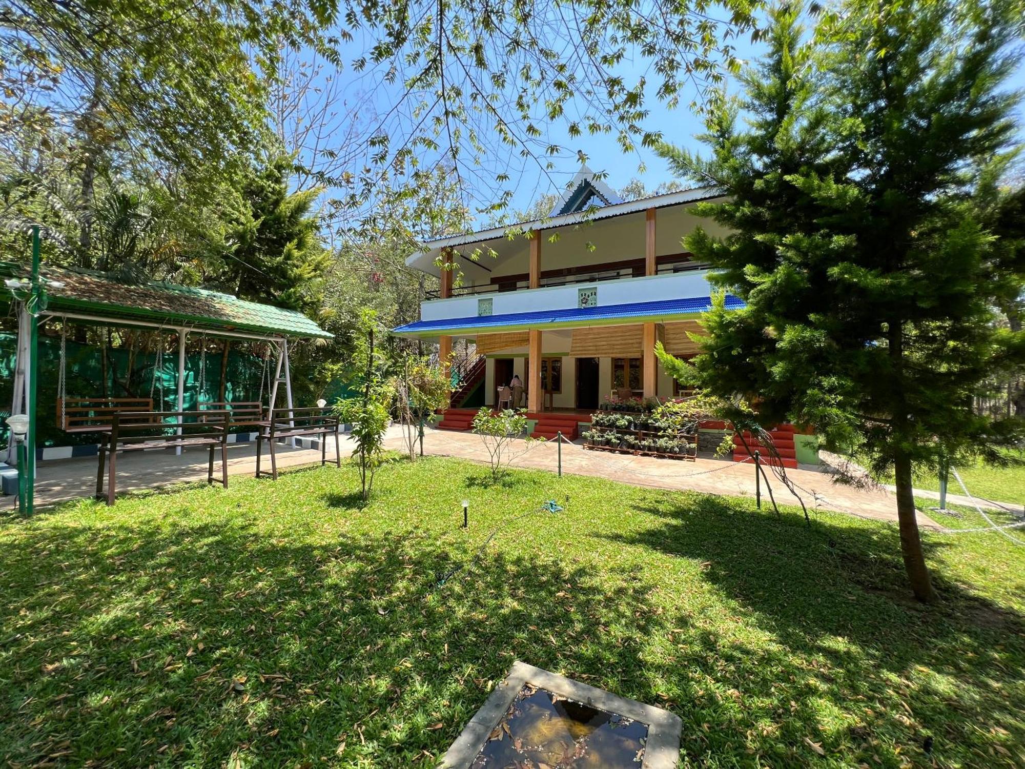 The Midway Jungle Resort Masinagudi Extérieur photo